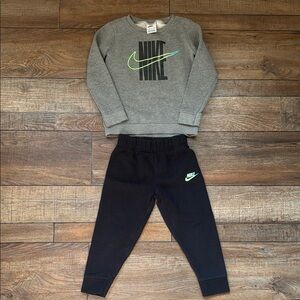 Nike Gray and Black Sweatpants Tapered Fit